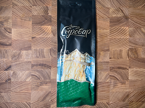 Сыр 60 гр ГОРНЫЙ СЫРОВАР (Паутинка копчёная) в Южно-Сахалинске